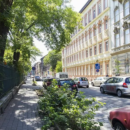 R&r Dembinszky Budapest