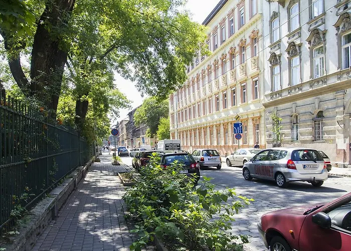 R&r Dembinszky Budapest