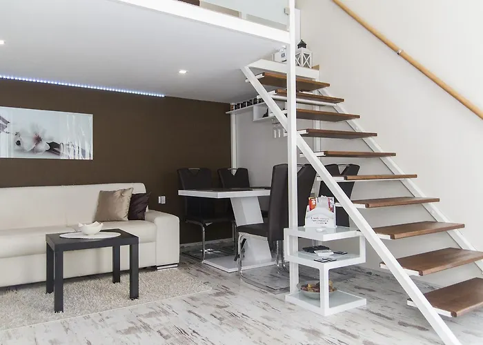 R&r Dembinszky Budapest